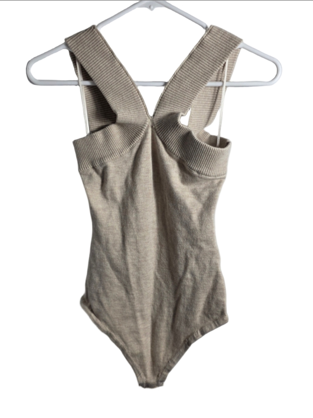 Women's Le Lis Ribbed Bodysuit Beige Size M essential classic shapewear V neck - Picture 1 of 6